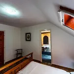 Bástya Panzió és étterem Vendégház