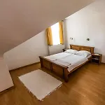 Bástya Panzió és étterem 3* Mezőpeterd