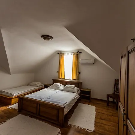 Bástya Panzió és étterem Vendégház Mezőpeterd