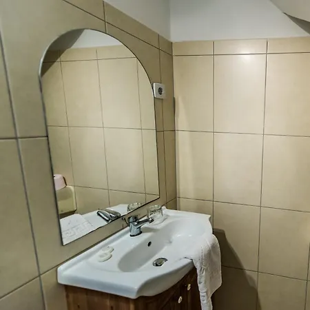 Bástya Panzió és étterem Mezopeterd