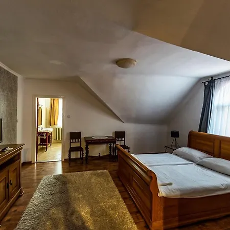 Penzion Bastya Panzio Es Etterem Mezopeterd