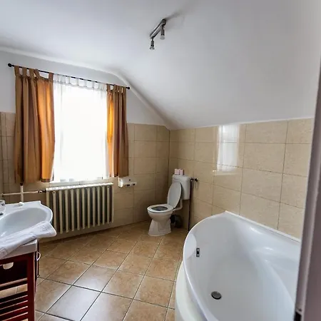 Bástya Panzió és étterem Vendégház