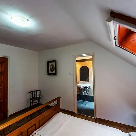 Bástya Panzió és étterem Vendégház