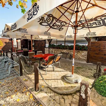 Bastya Panzio Es Etterem Penzion 3*