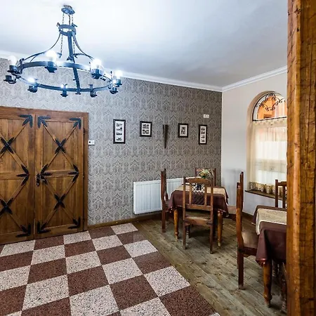 Bástya Panzió és étterem * Mezopeterd
