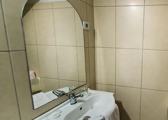 Bastya Panzio Es Etterem Mezopeterd