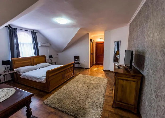 Bastya Panzio Es Etterem 3*