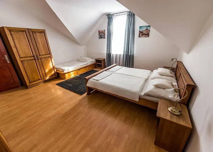 Bastya Panzio Es Etterem Pensiune 3*
