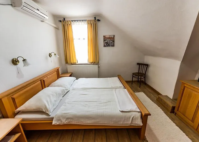 Pensiune Bastya Panzio Es Etterem 3*